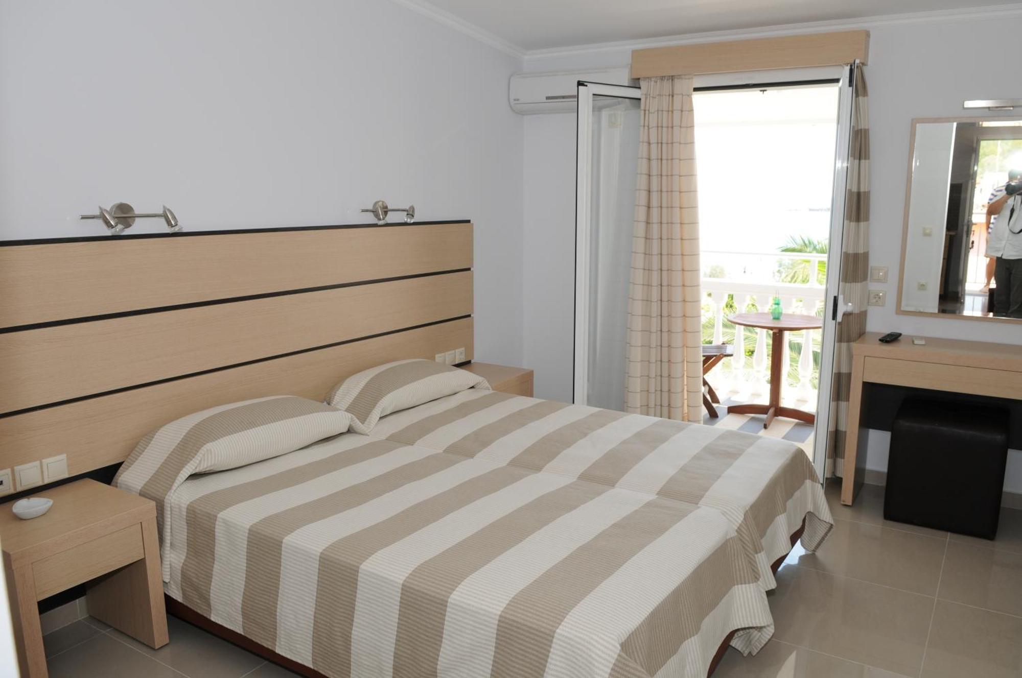 Natalie Hotel Laganas Rum bild